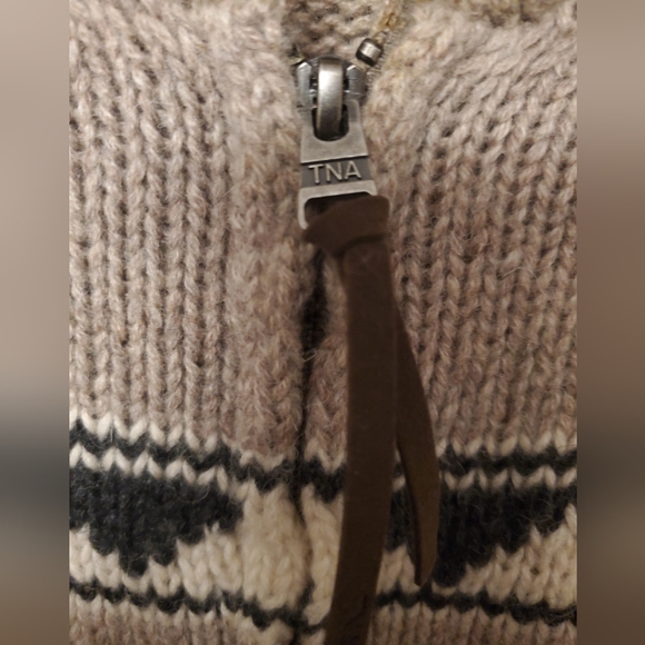 TNA 100% Lambswool sweater size M - Picture 4 of 4